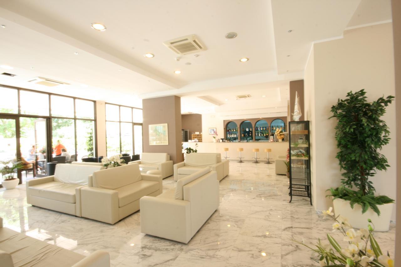 Hotel Excelsior Каттолика Экстерьер фото