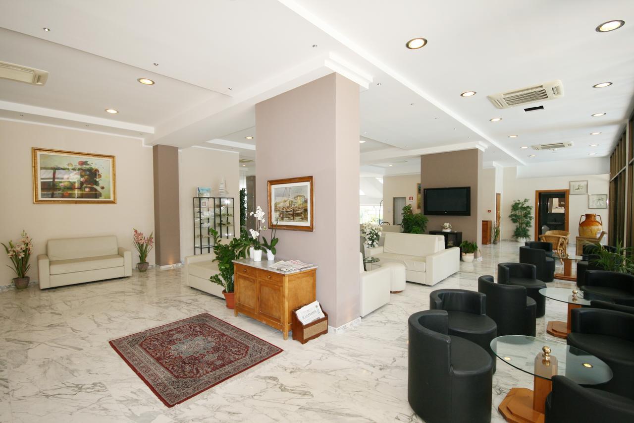 Hotel Excelsior Каттолика Экстерьер фото