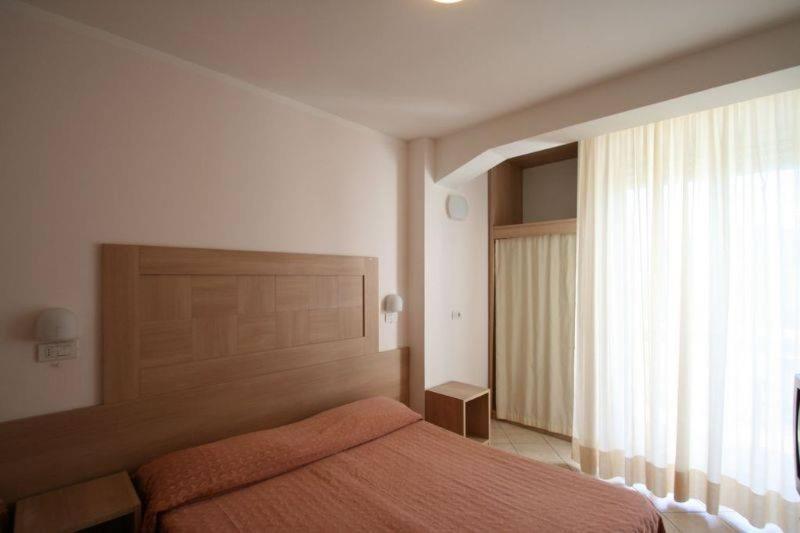 Hotel Excelsior Каттолика Экстерьер фото
